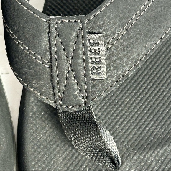 Reef Element TQT Flip Flops Sandal Black Bottle Opener Mens Size 14 Beach Casual - Picture 11 of 12